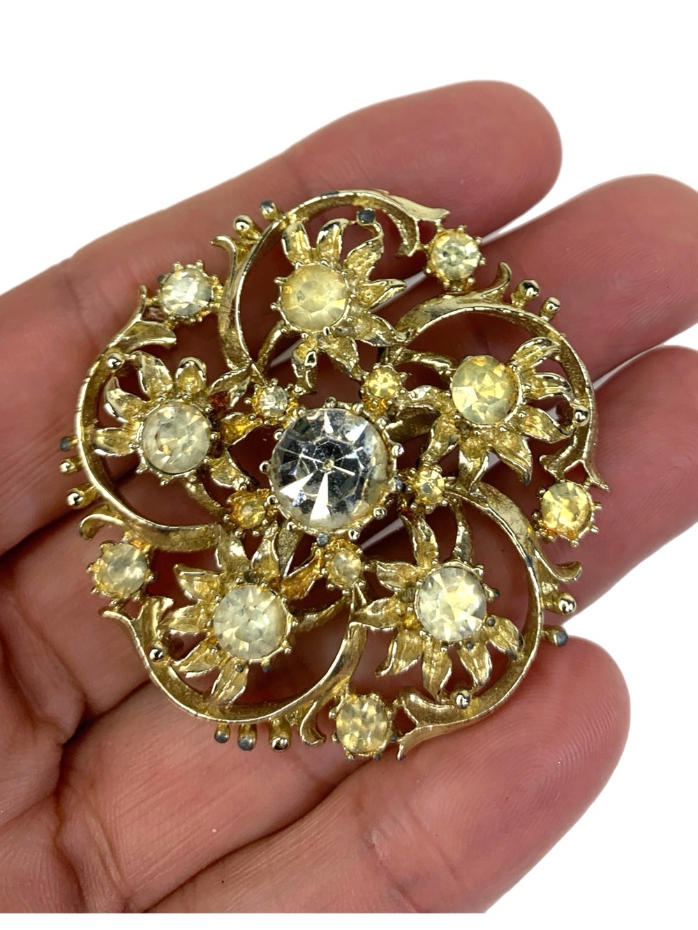 Vintage 1940’s Jon Cris rhinestone Brooch Pin for Women 1-3/4 inch diameter